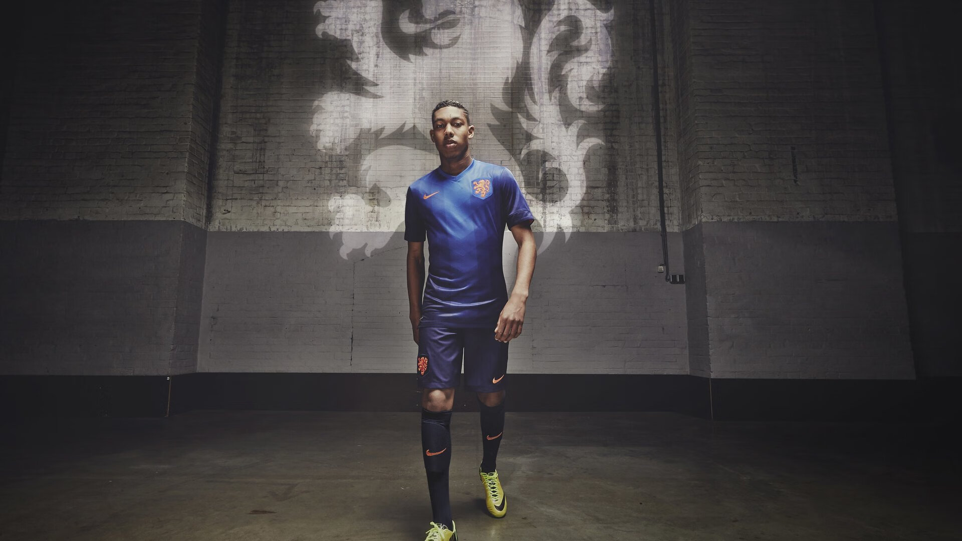 爱游戏官网-五大联赛是否提升对禁区外围射门机会的组织优先度，五大联赛最佳门将